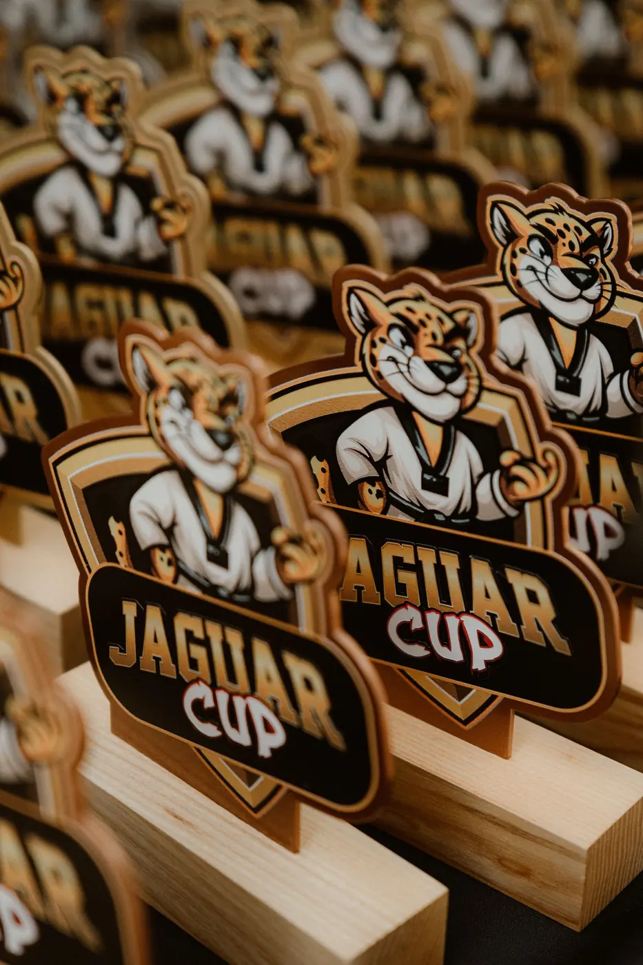 Statuetki Jaguar Cup