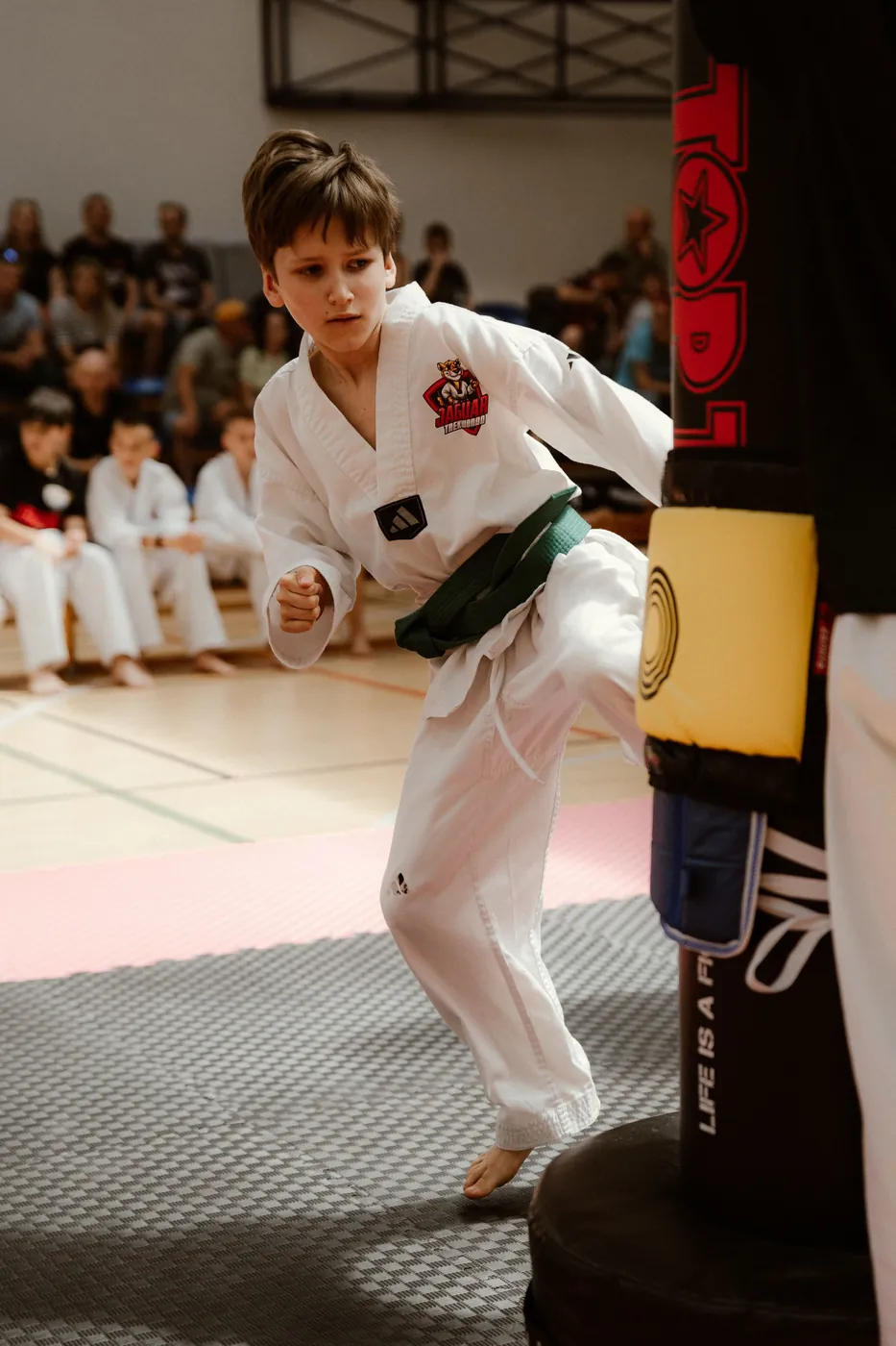 Kopnięcia na czas — konkurencja Jaguar Cup